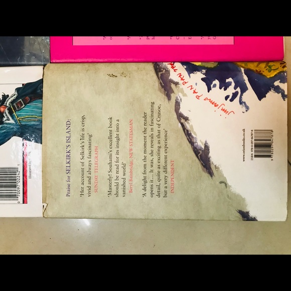 🎁Set of 4 hardcover books - Picture 10 of 10